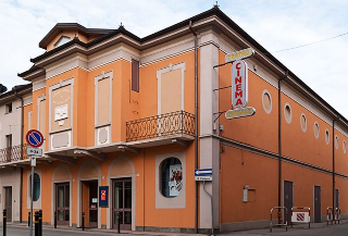 Omegna - Ascanio Celestini apre la stagione “fuori abbonamento” al Teatro Sociale con Radio clandestina