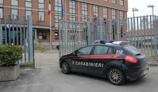 VCO - Spaccio nel parco sotto gli occhi dei passanti: arrestato un 19enne