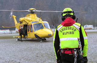 Craveggia - Cade nel bosco mentre cerca funghi: 72enne salvato dal Soccorso Alpino
